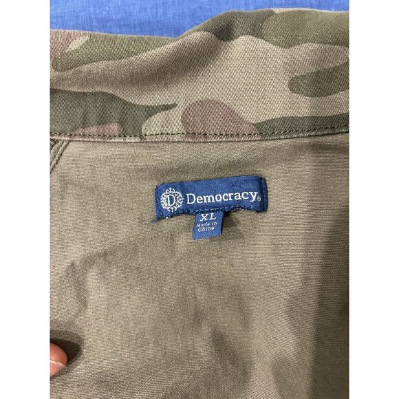 Democracy Women’s Camo Utility Jacket XL – Drawstring Hem, Snap Pockets - Picture 4 of 7